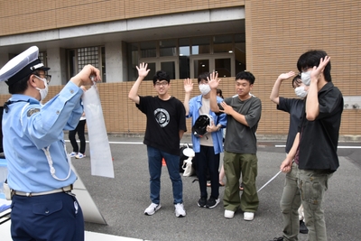 クイズで正しいルールを学ぶ