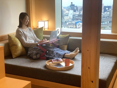 hm8Rszq4pq0PZRwSRjCq.jpg?w=940&h=940