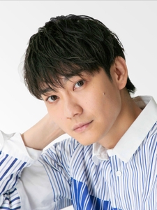 hqOHdhLaI2Ps8pUm4poD.jpg?w=940&h=940