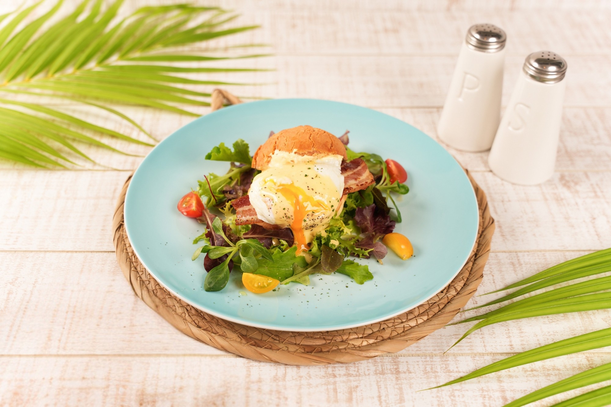 シューベネディクトサラダ仕立て(シークァーサー風味)