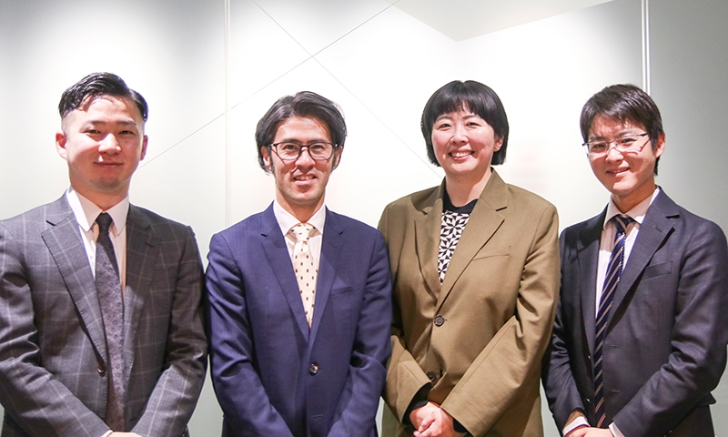 (左から)取材に応じていただいた新森一生氏、相良直哉氏、髙橋絵美氏、川口晃祐氏