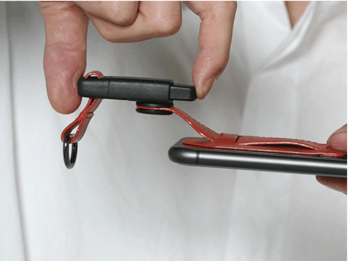 ワンタッチで取り外せる、マグネットパーツ