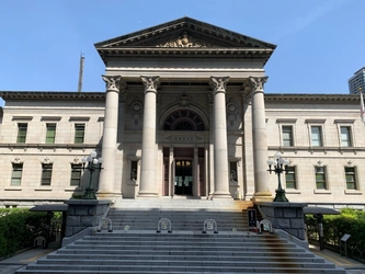 中之島図書館に新たに生まれた「中庭」にて近畿大学　村松ゼミが「エコー遺産アカペラライブ！」を実施