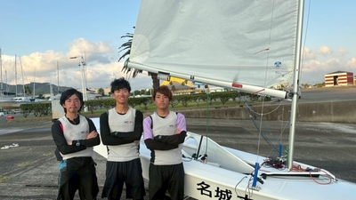 全日本学生ヨット個人選手権大会に出場する（左から）三浦選手、小林選手、上坂選手