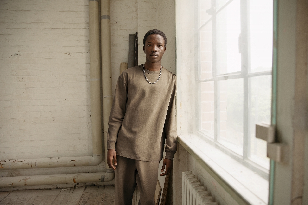 ロングスリーブTシャツ¥1,799スウェットジョガーパンツ¥3,999