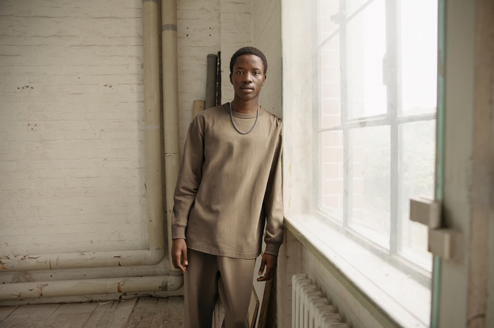 ロングスリーブTシャツ¥1,799スウェットジョガーパンツ¥3,999