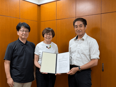 法政大学とパスウェイズ・ジャパンとの 協定締結式の様子