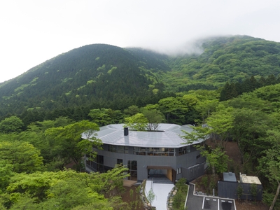 iMZvZCJpNCiAEW4i3IFZ.jpg?w=940&h=940