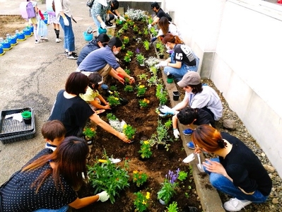 iNVaIKas19N5WmbdVvkc.jpg?w=940&h=940