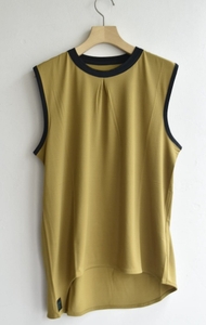 協賛商品イメージ❶ロード・トイレイルランナー問わず人気のスリーブレストップ。BUDOの真骨頂であるシンプルな機能美が体感できる。