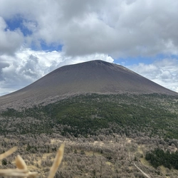 山麓住民や登山者の安全を祈願する「浅間山開き」5月8日開催　 浅間山男による豚汁のふるまい、大浅間火煙太鼓による演舞も！