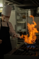 「The Day GRILL Osaka」4/1リブランド〜広い庭を望むレストランで味わう旬食材×多彩なグリルディナー