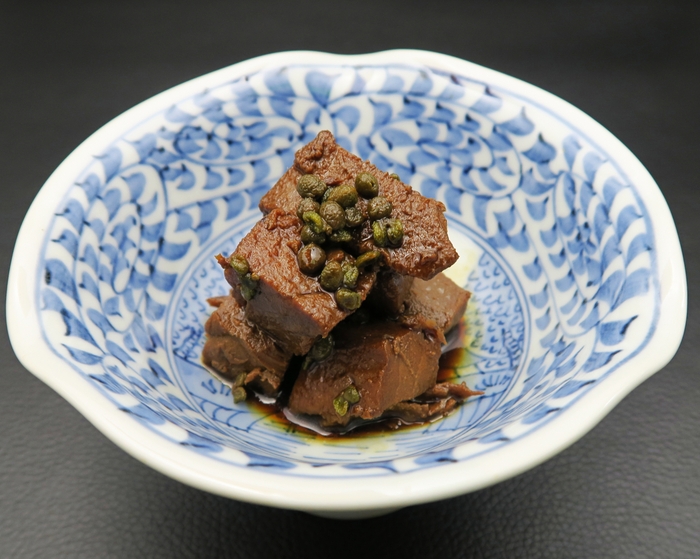 〜脂ののった本まぐろ(クロマグロ)を京都の清酒と小豆島の本醸造醤油、 波照間島の黒砂糖で焚き上げました〜