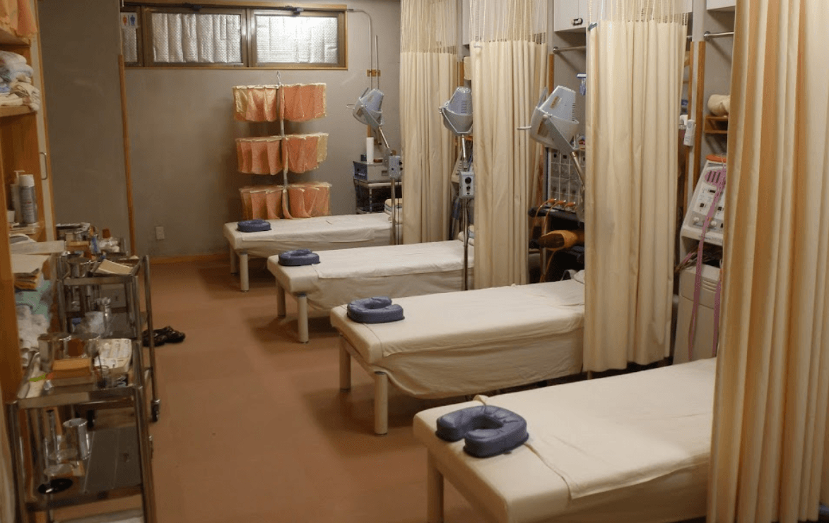 東林間駅から徒歩1分『小高鍼灸院・接骨院』は東洋医学をベースとした施術で支持される整骨院!駅近ドットコムで情報を公開中