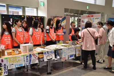 氷見の名産がずらりと並ぶ