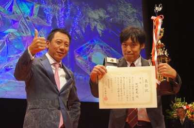 imzbPwi2yZM8Ef23gphf.JPG?w=940&h=940