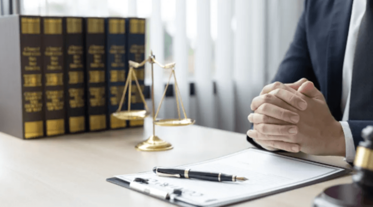 弁護士がやってはいけない行為とは?横領・利益相反など懲戒事例と依頼者の対策