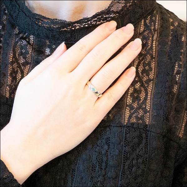 魔晶石の指輪 ユエver. 着用