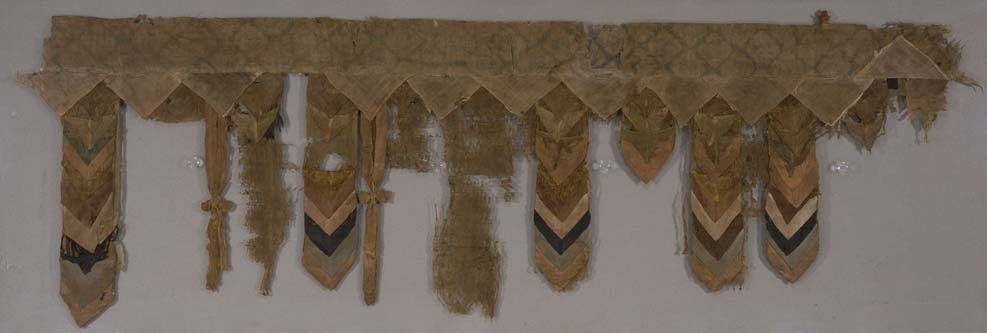 垂飾 平絹綾夾纈羅裂縫い合わせ