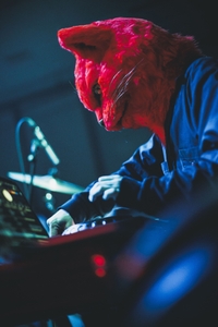 j0PepJ7JDxP2nomh7vCn.jpg?w=940&h=940