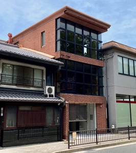 j6mak8AJmod19ocQw8ks.jpg?w=940&h=940