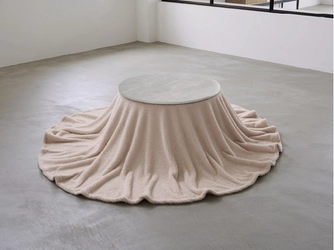 幅67cmのコンパクト設計　 円形パーソナルこたつ「シロナ」「ニコロ」を10月中旬に発売