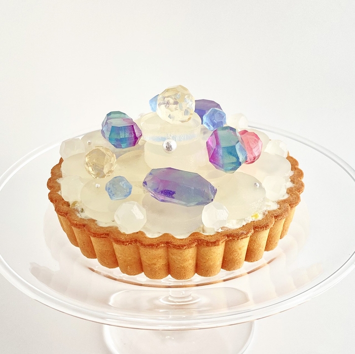 パールとアレキサンドライトが神秘的に輝く