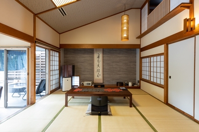 お部屋の一歩外には露天風呂