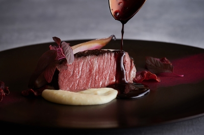 jABAIRbLv7BUCqqcxAb0.jpg?w=940&h=940