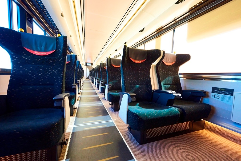 京阪電車 プレミアムシート限定 栞 jBQv6CXo86miAU3lUP1y.jpg