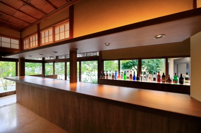 生まれ変わったラウンジバー