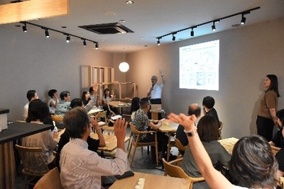 jFhIbiMwzVE9kc4dyVq8.jpeg?w=940&h=940