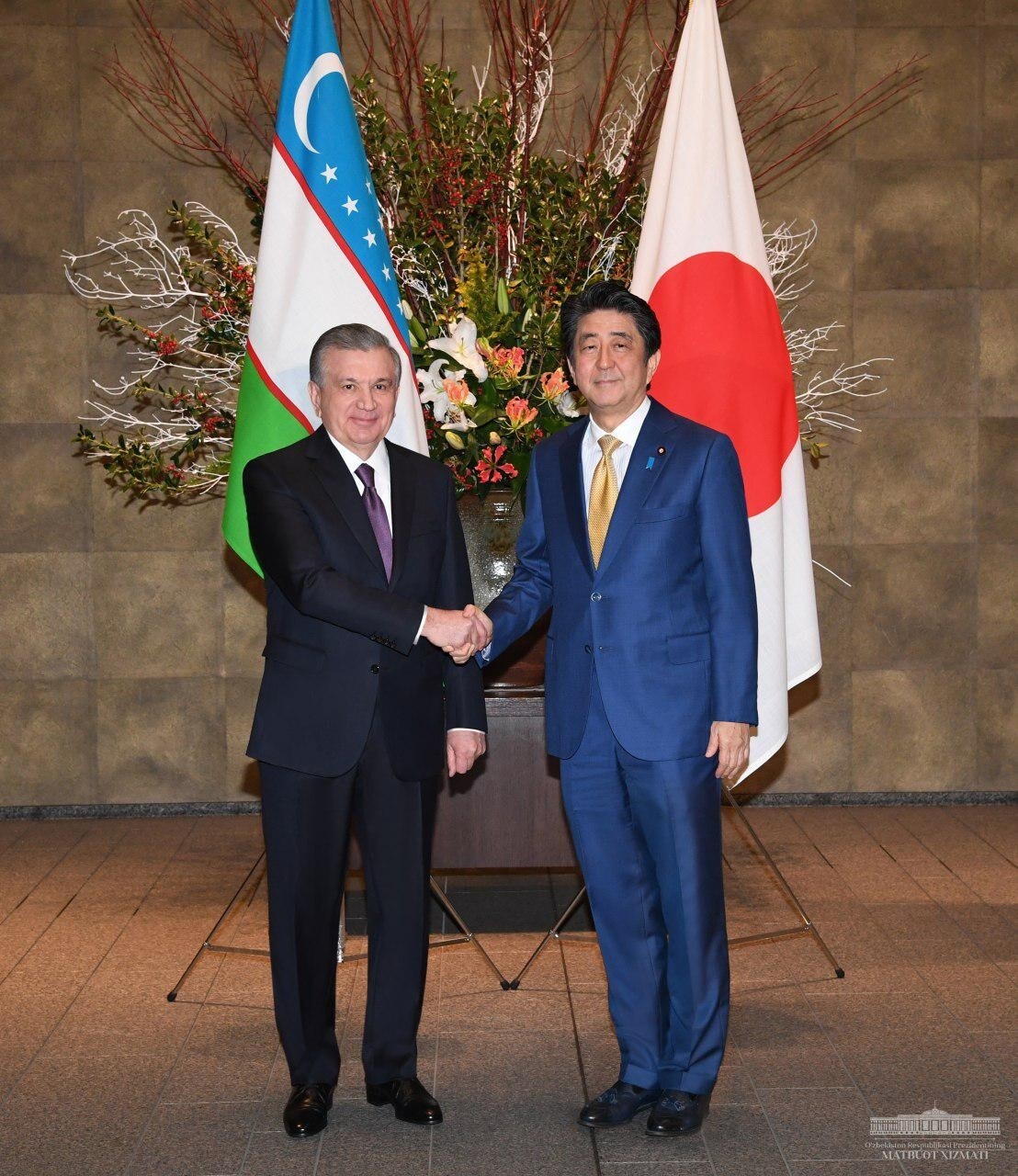 ウズベキスタン大統領と安倍首相(2019年12月)