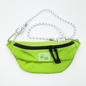 トムとジェリーのカラーボディバッグ