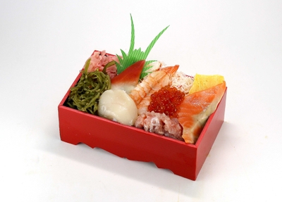 ＜すし処雑魚亭＞