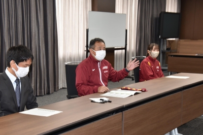 役員報告の様子