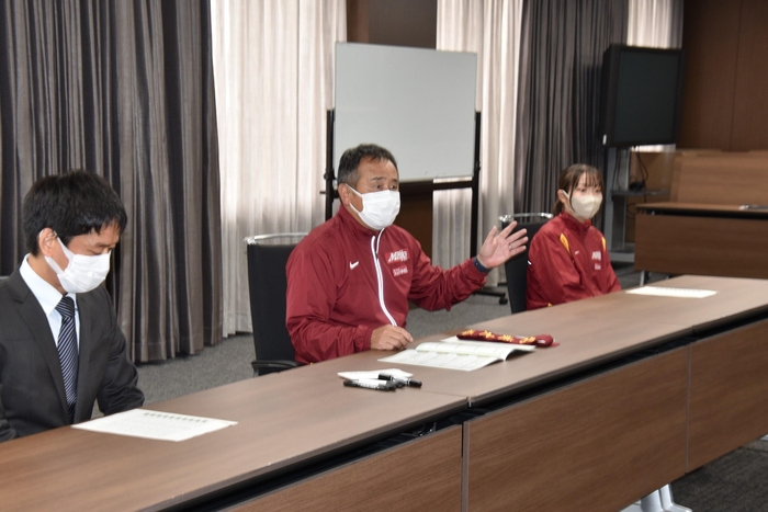 役員報告の様子