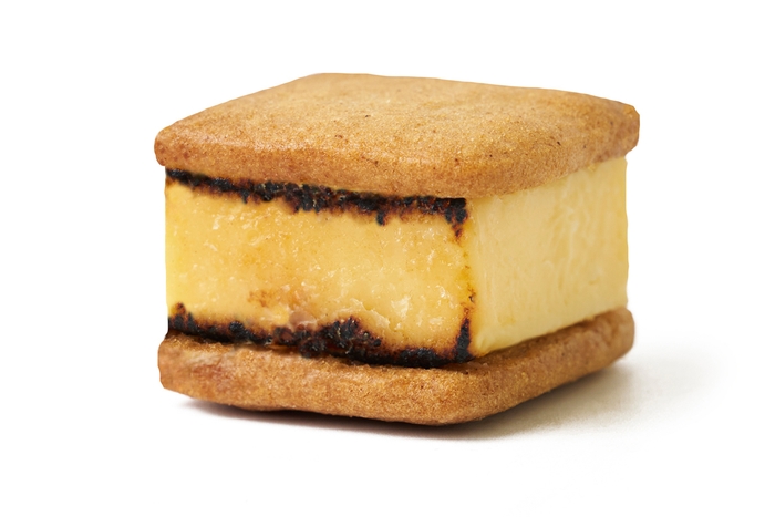 バスクチーズケーキ 天然塩仕立て