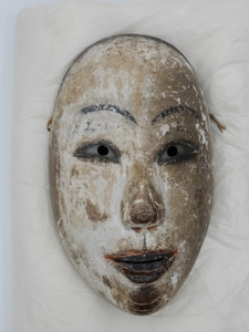 栂尾神楽 女面　 江戸時代（寛永9年（1632）か）　個人蔵