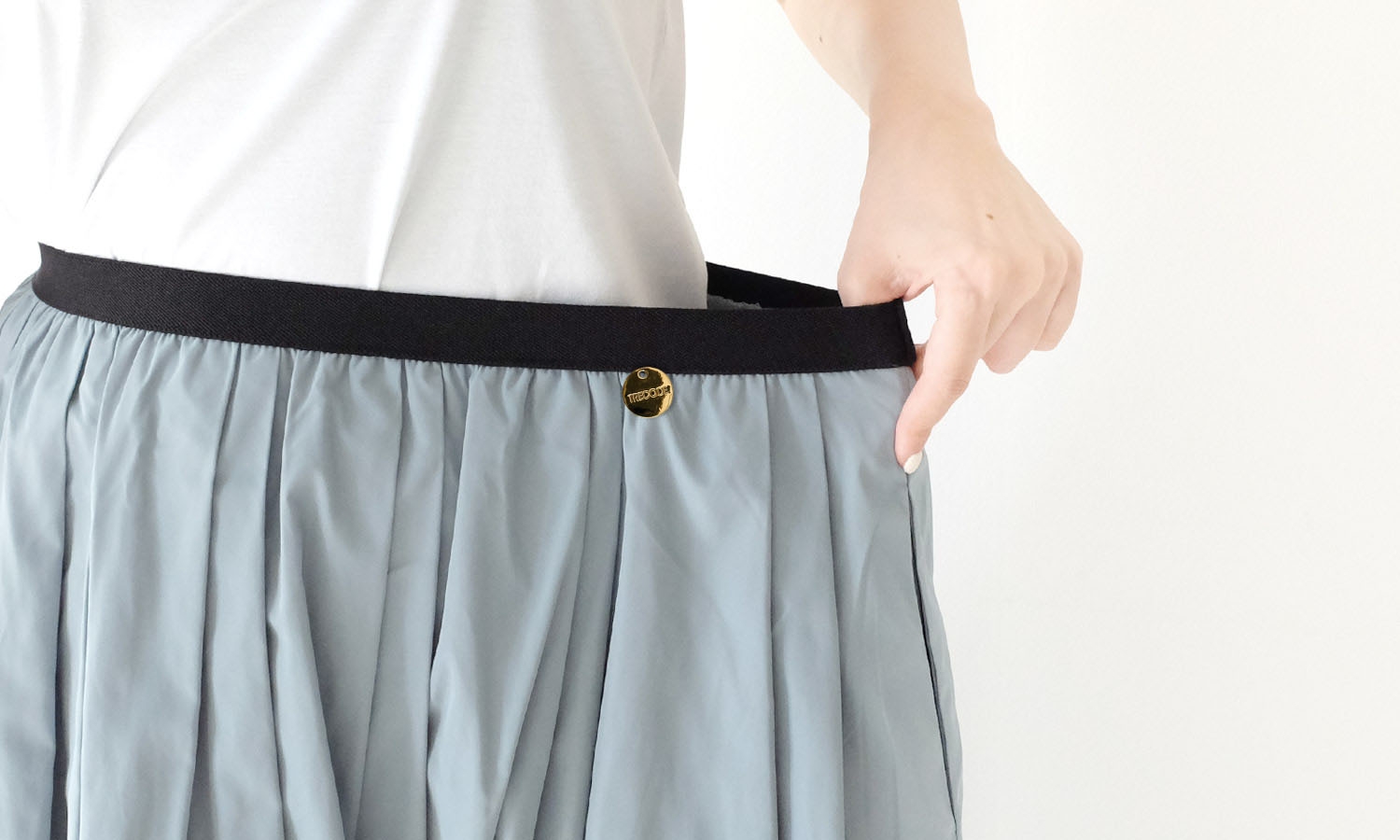 腰周りをすっきり魅せてくれるデザインのウエストゴム