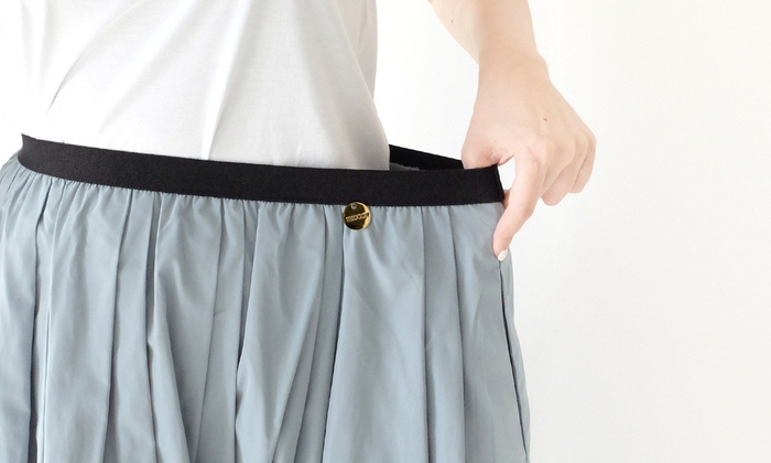 腰周りをすっきり魅せてくれるデザインのウエストゴム