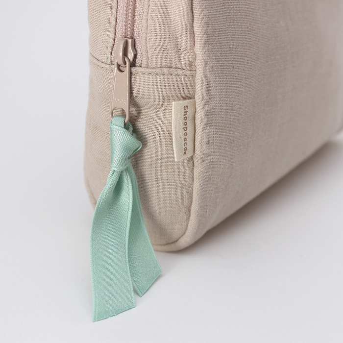 引き手にはリボンを採用