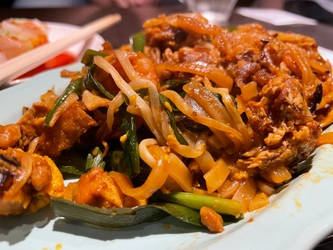 渋谷【タイのシェフとアイドルのコラボ】「秘密CAFEグリーンカレー屋さん」がオープン