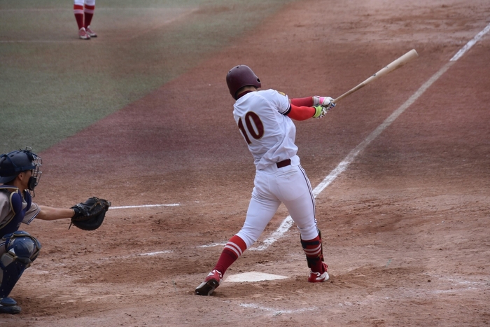 反撃の口火となるタイムリーを放った山蔭主将