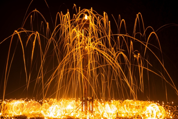▲2024年 花背松上げの様子