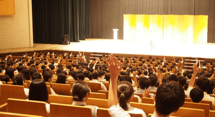 令和5年(2023年)芸術鑑賞会の様子