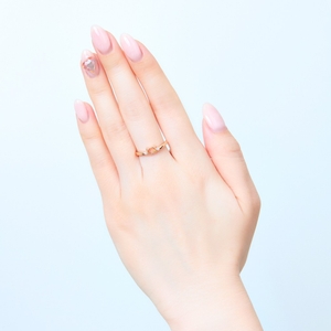 着用イメージ（リラックマ フェイスシルエットリング）