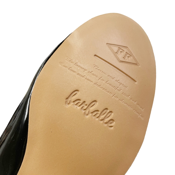 滑りにくい本底材を使用したファルファーレの新バレエ(エナメル)