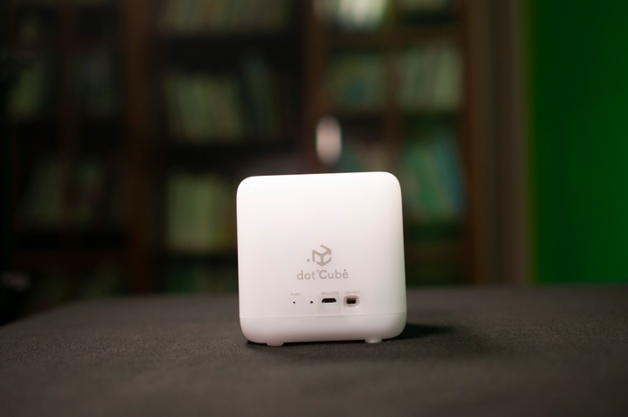 キューブ型検温器「dot ℃ube(ドットキューブ)」