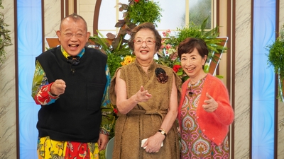 収録後は三人でポーズ！